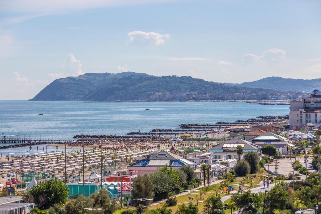 Astoria 3*